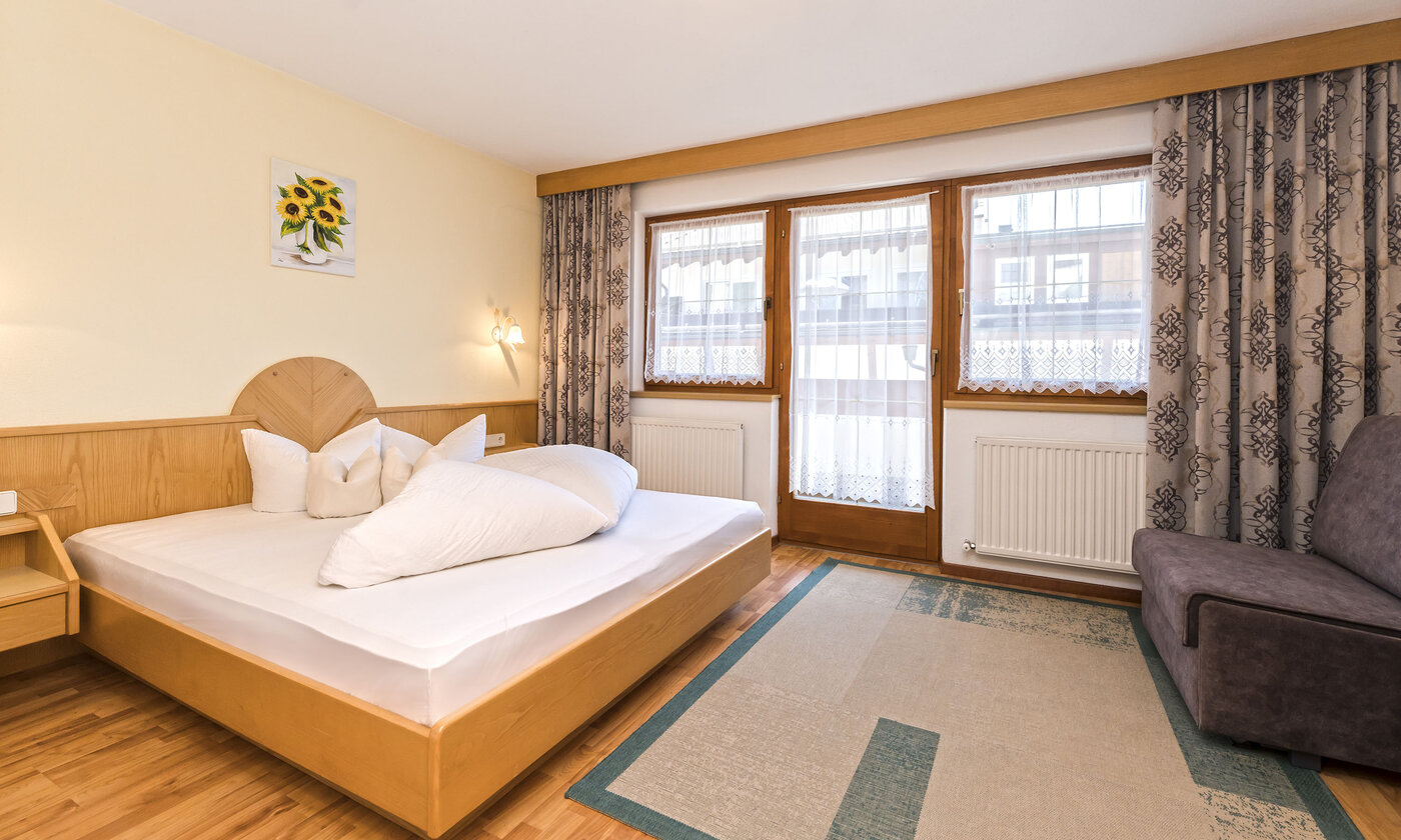 Großzügiges Apartment mit zwei Schlafzimmern, zwei Bädern und drei sonnigen Balkonen. Viel Platz und&hellip;