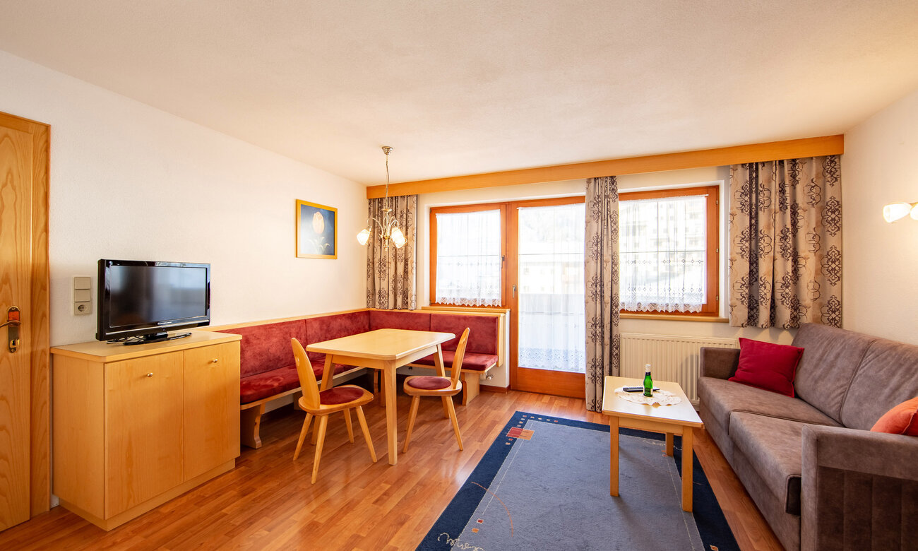 Gemütliches Apartment mit separatem Schlafzimmer, hellem Wohnbereich und sonnigem Ostbalkon. Ideal&hellip;