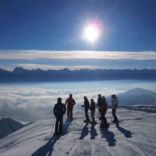 Nur wenige Meter trennen das Apart Alpenrose von den Seilbahnen, die Sie direkt in die Bergwelt von&hellip;