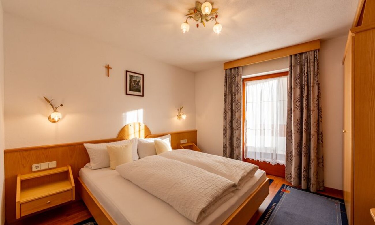 Heller Wohnkomfort mit separatem Schlafzimmer, voll ausgestatteter Küche und sonnigem Ostbalkon.&hellip;