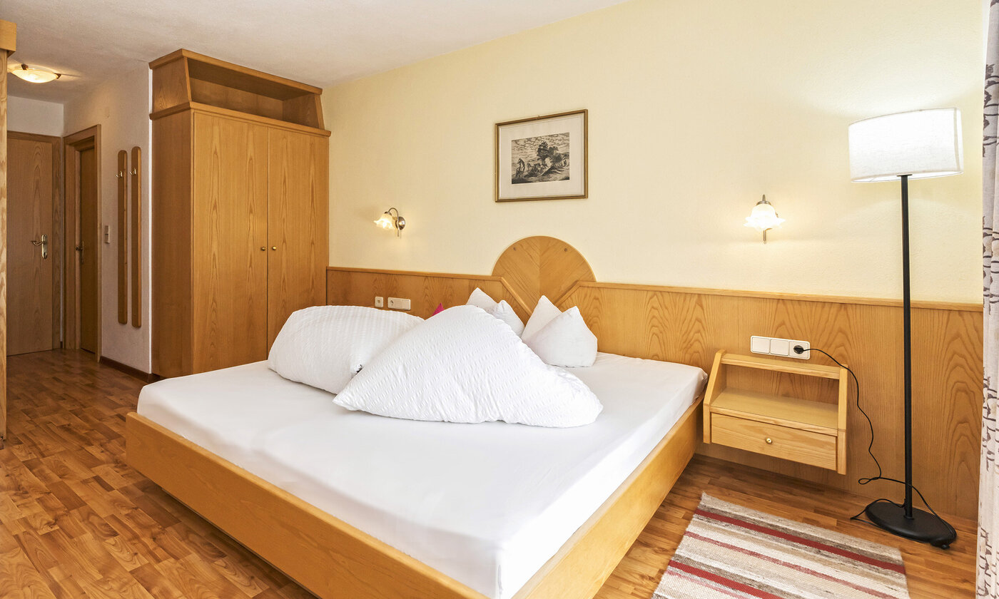 Großzügiges Apartment mit zwei Schlafzimmern, zwei Bädern und drei sonnigen Balkonen. Viel Platz und&hellip;