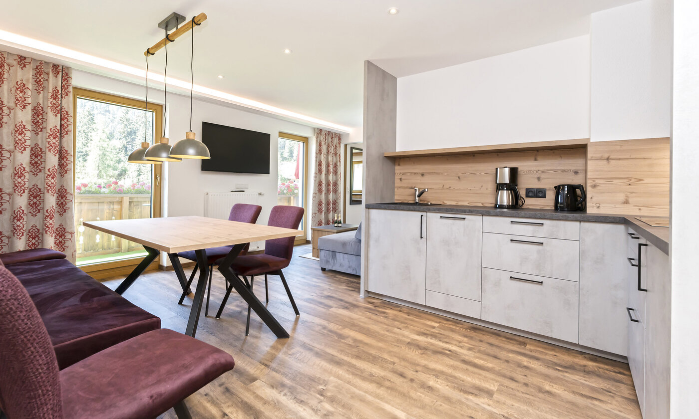 Gemütliches Apartment mit separatem Schlafzimmer, hellem Wohnbereich und sonnigem Westbalkon. Der&hellip;