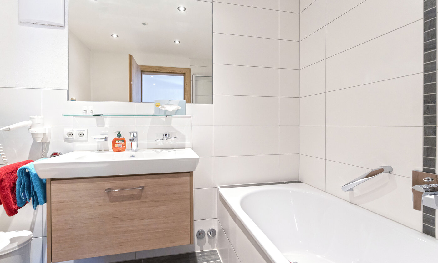 Komfortables Apartment mit zwei Schlafzimmern, zwei Bädern sowie Süd- und Ostbalkon. Die ideale Wahl&hellip;